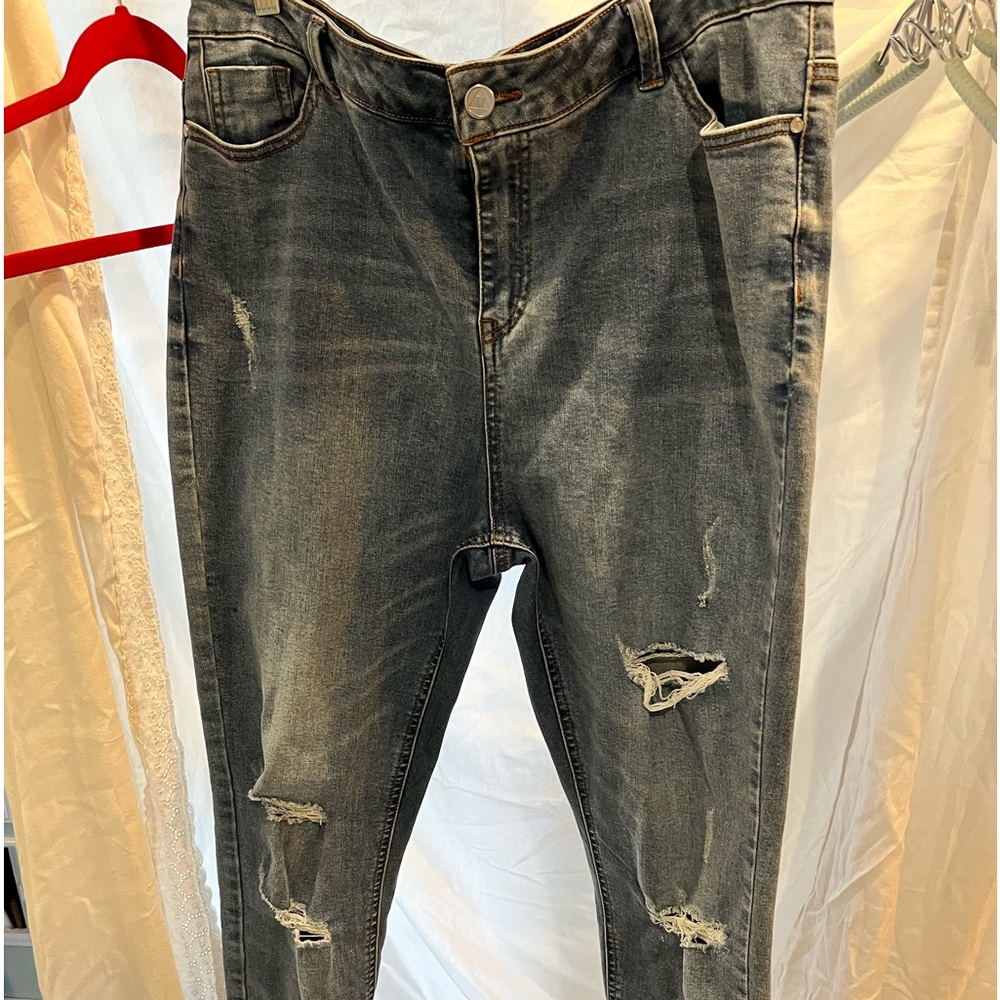 Medium wash jeans. Very soft. 32 inch inseam.